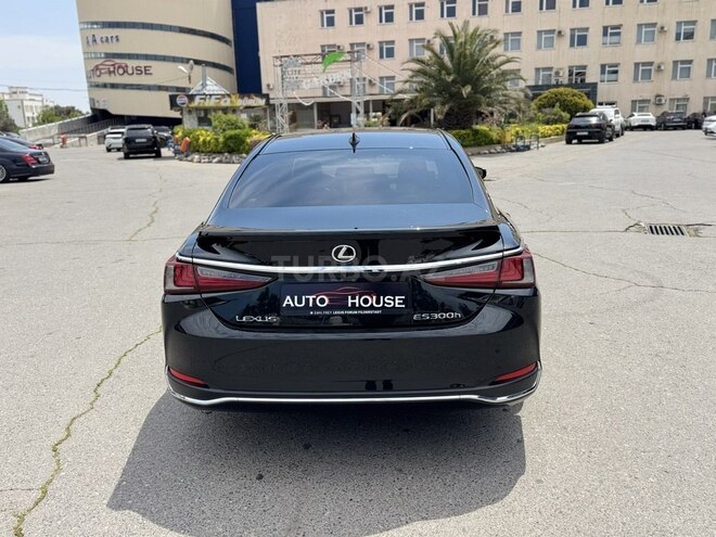 Lexus ES 300h-6