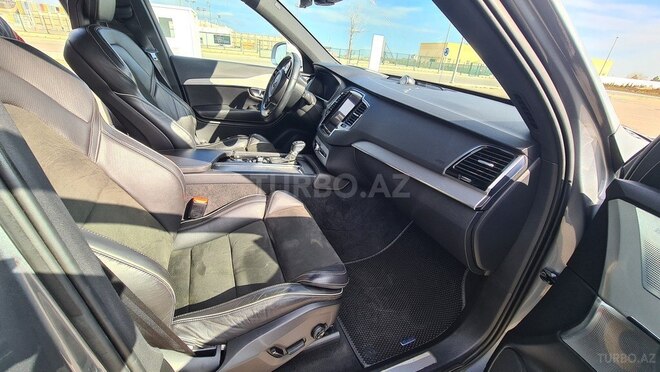 Volvo XC90-6