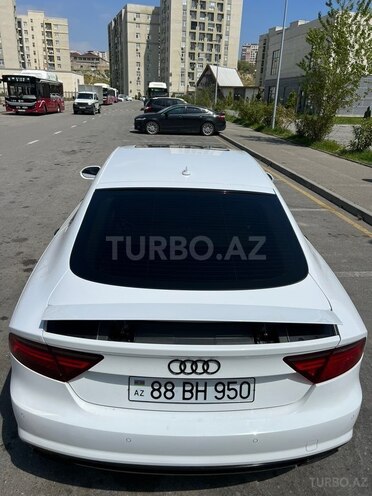 Audi A7-15