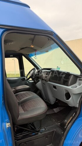 Ford Transit-9