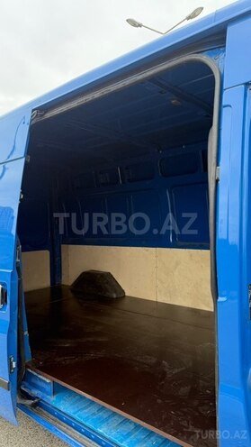 Ford Transit-11