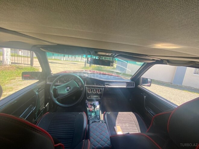 Mercedes 190-10