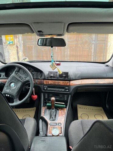 BMW 523-8