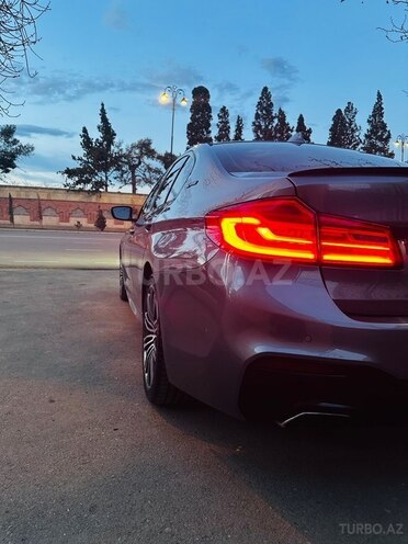 BMW 530e-8