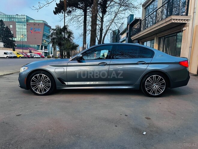 BMW 530e-4
