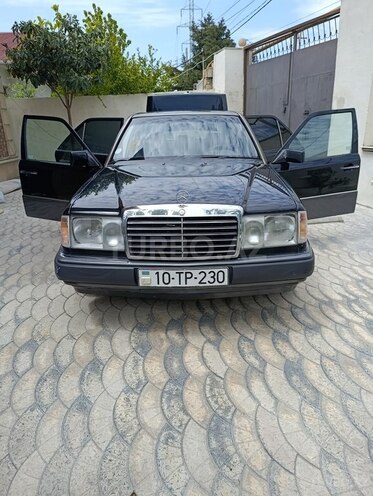Mercedes 230 E-5