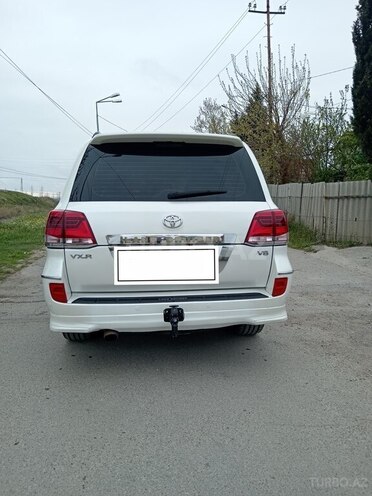 Toyota Land Cruiser-2