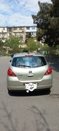 Nissan Tiida-4