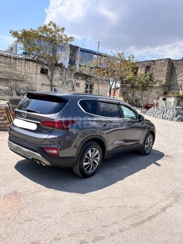 Hyundai Santa Fe-11