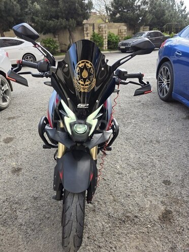 Bajaj Pulsar NS 400-1