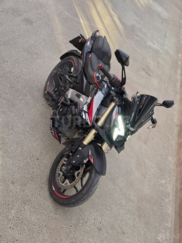 Bajaj Pulsar NS 400-7