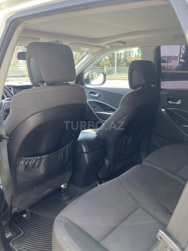 Hyundai Santa Fe-5