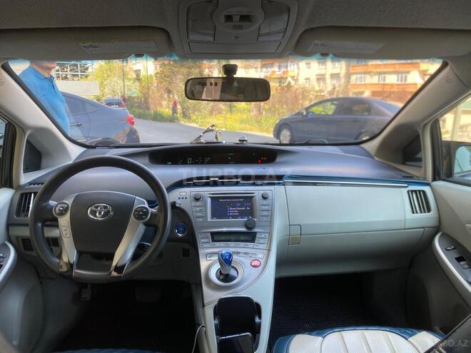 Toyota Prius-3