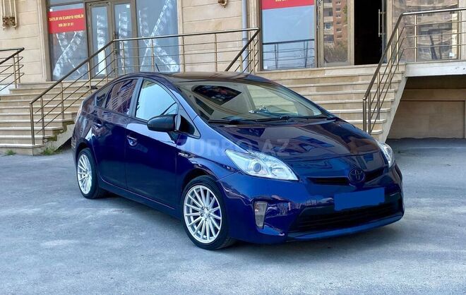 Toyota Prius-4