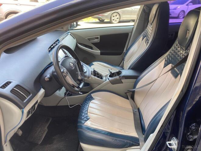 Toyota Prius-14