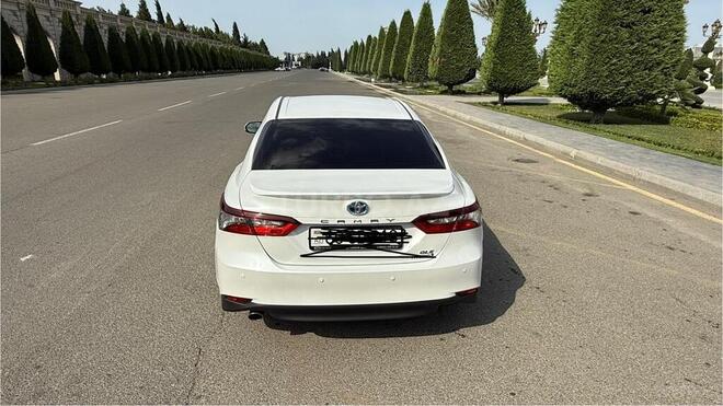 Toyota Camry-9