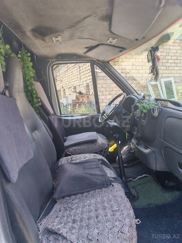 Ford Transit-9