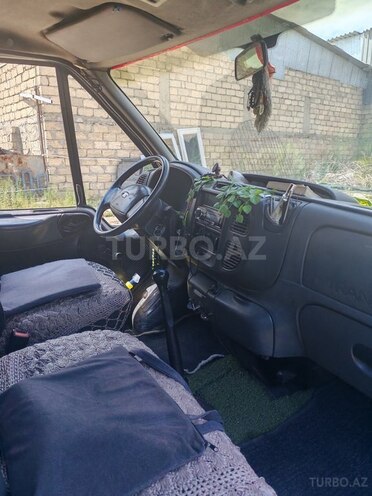 Ford Transit-10