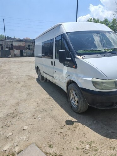 Ford Transit-5