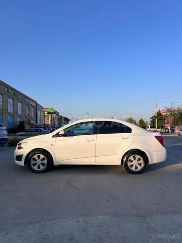 Chevrolet Aveo-3