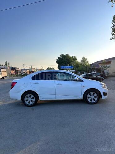 Chevrolet Aveo-4