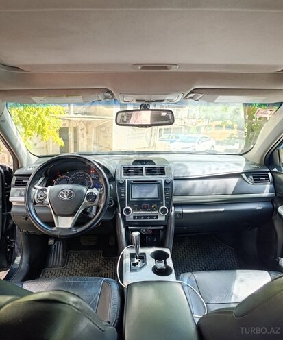 Toyota Camry-8