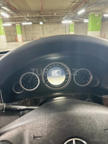 Mercedes E 200-8