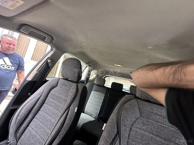 Toyota RAV4-7