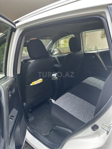 Toyota RAV4-6