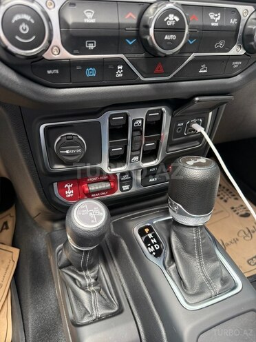 Jeep Wrangler-16