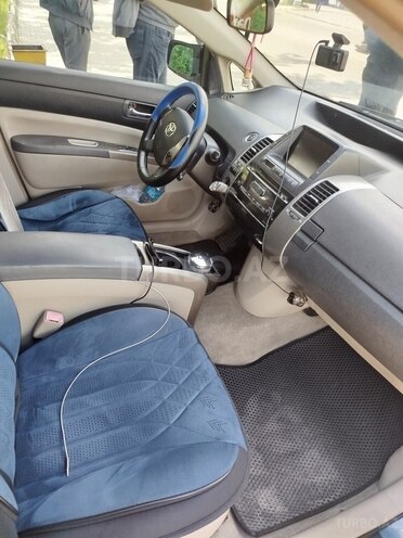 Toyota Prius-7