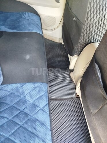 Toyota Prius-5