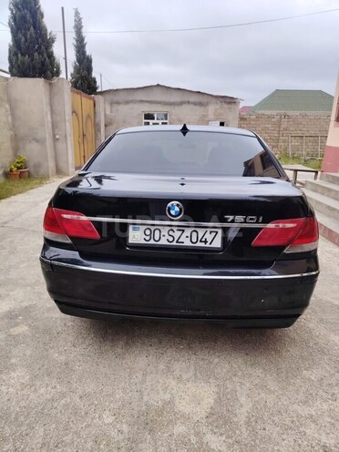 BMW 740-2