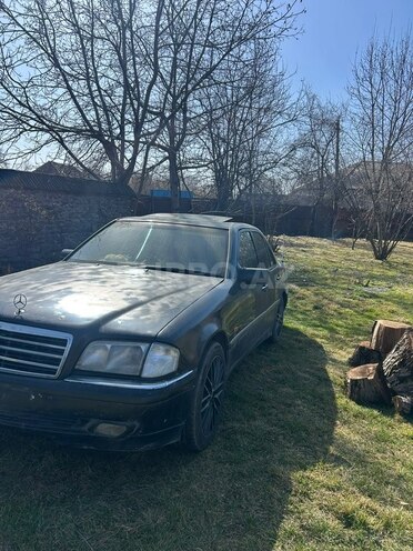 Mercedes C 200-2