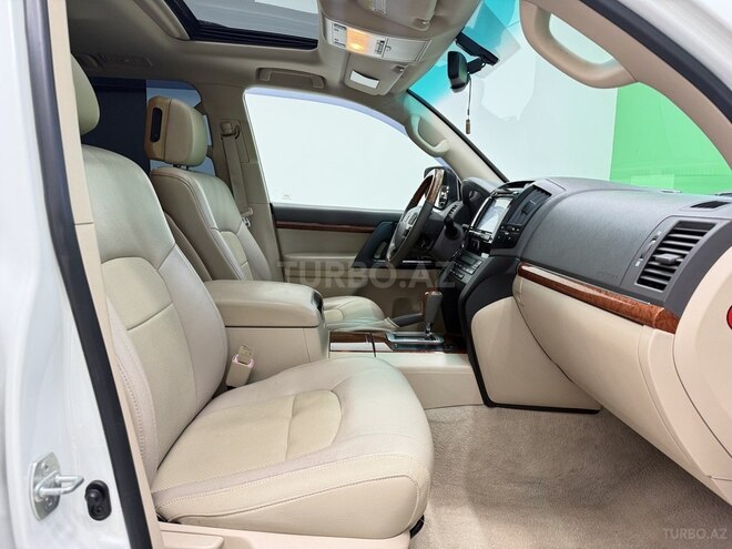Toyota Land Cruiser-10