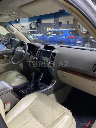 Toyota Land Cruiser Prado-8