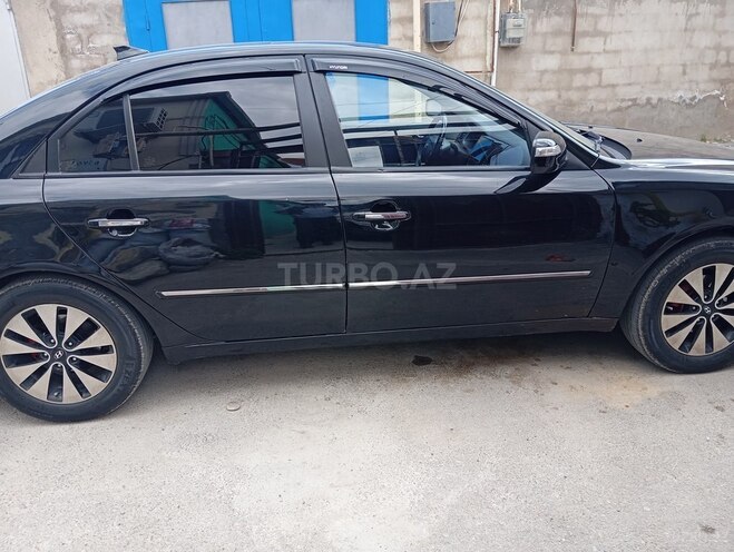 Hyundai Sonata-4