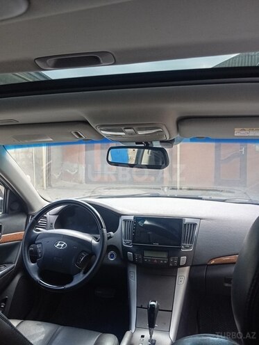 Hyundai Sonata-12