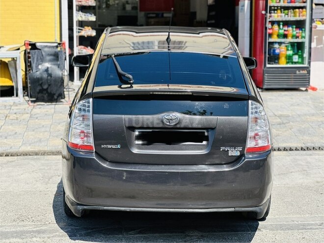 Toyota Prius-6