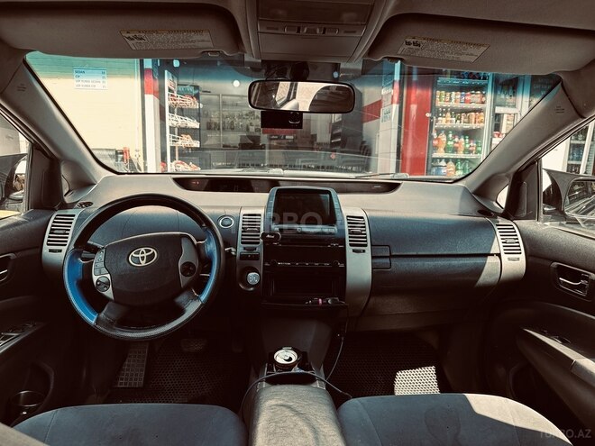 Toyota Prius-7