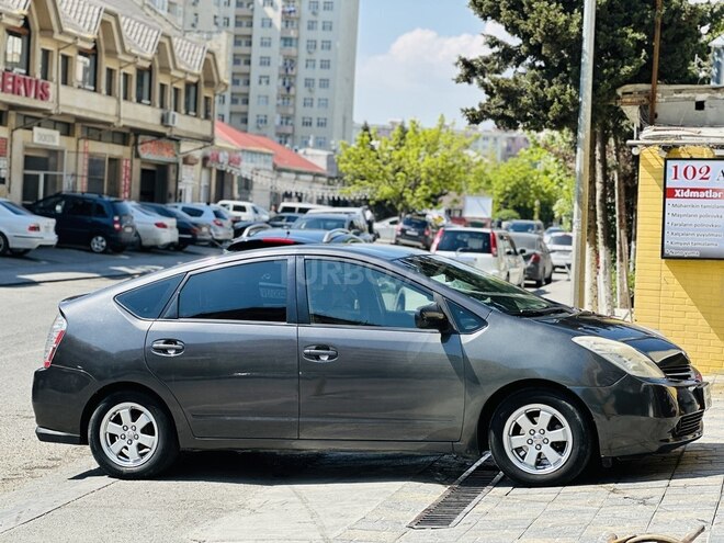 Toyota Prius-3