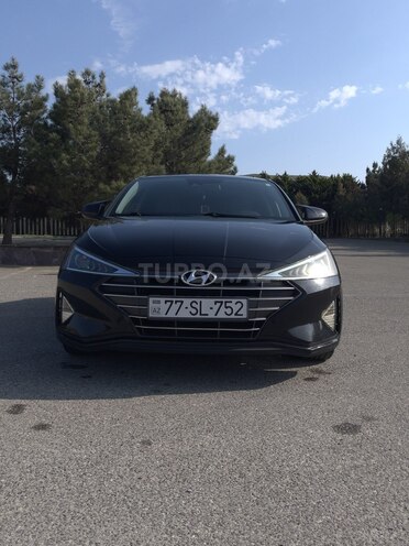 Hyundai Elantra-1