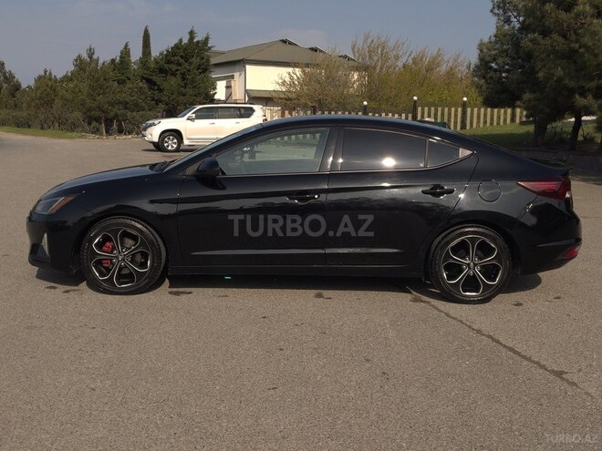 Hyundai Elantra-4