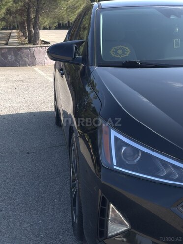 Hyundai Elantra-6