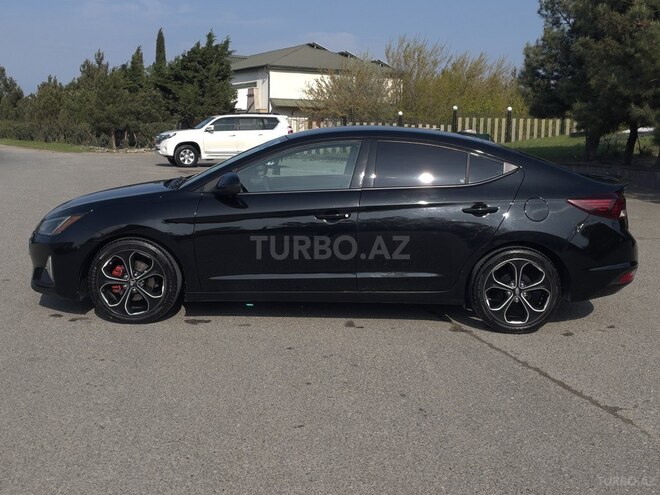 Hyundai Elantra-3