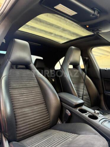 Mercedes CLA 250-11