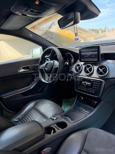 Mercedes CLA 250-12