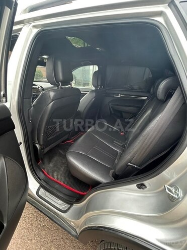 Kia Sorento-8