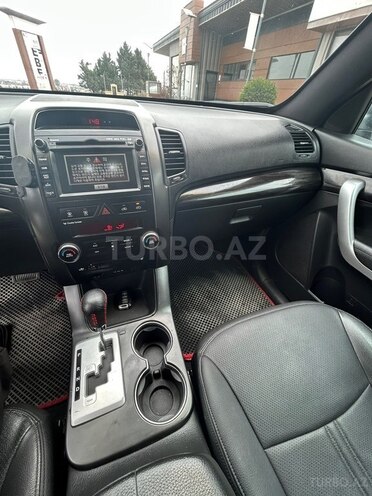 Kia Sorento-11