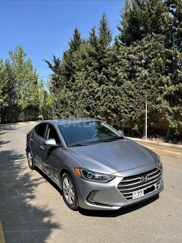 Hyundai Elantra-4